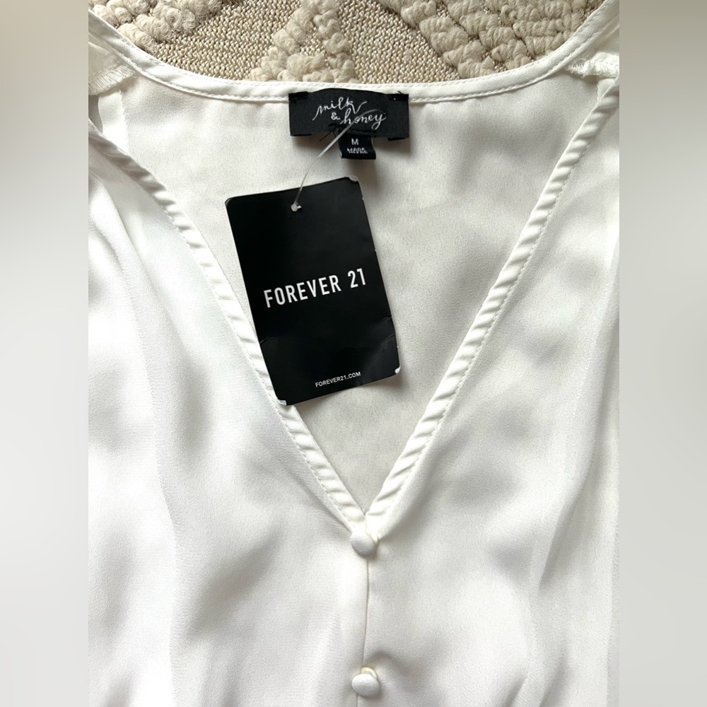 FOREVER 21 button up blouse. - Picture 2 of 3